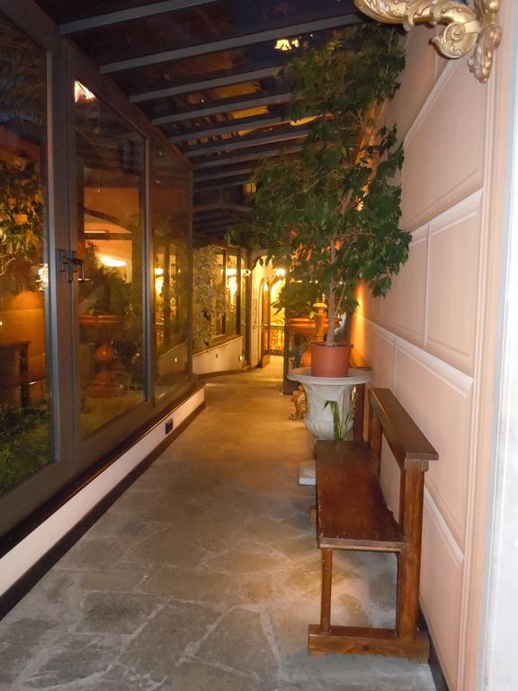 都马里酒店 东塞斯特里 外观 照片